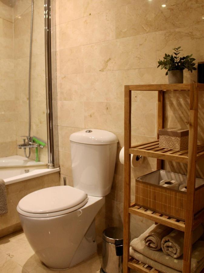 Apartamento Beachfront La Jacaranda มาร์เบยา ภายนอก รูปภาพ